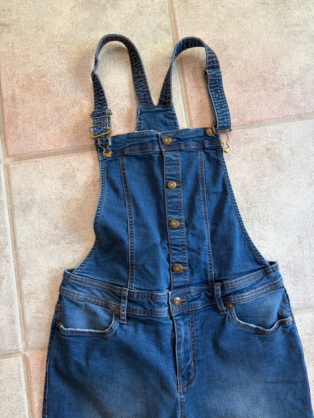 Black Daisy Blue Denim Jeans - Picture 2 of 3